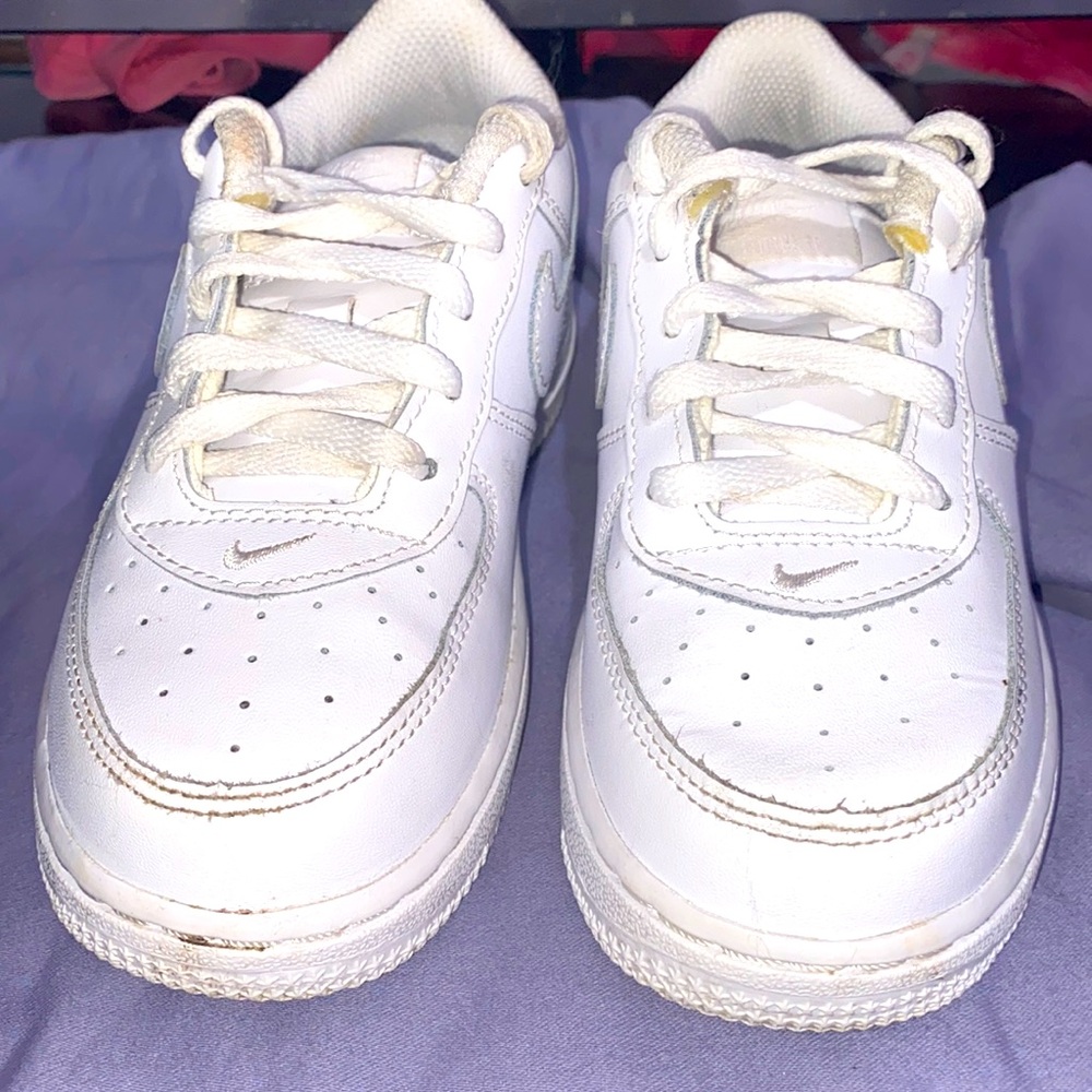 White airforce 1s size 10c